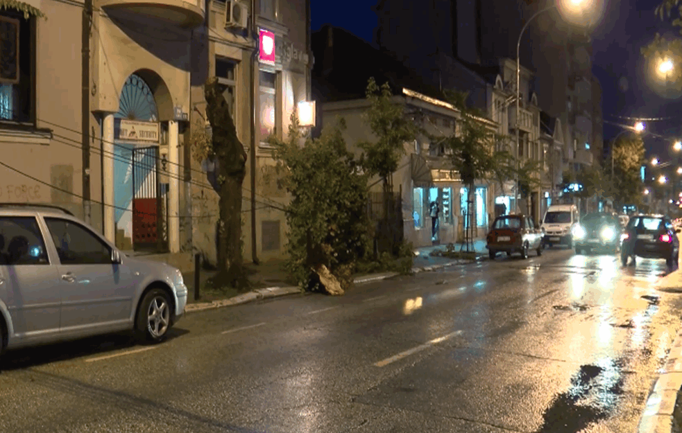 UŽAS U KRAGUJEVCU: Baku POKOSIO automobil, preminula od posledica UDARA

